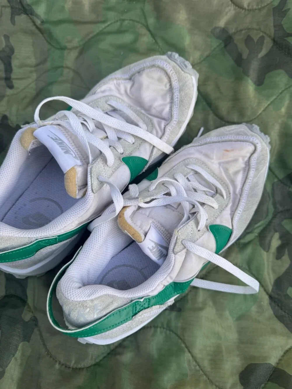 Nike Waffle Debut Sneakers - White/Green, Womens 8.5